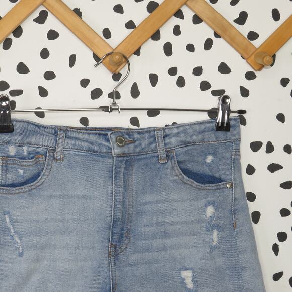 Art Class Light Wash Distressed Denim Cut Off Girls Jean Shorts - Picture 2 of 6